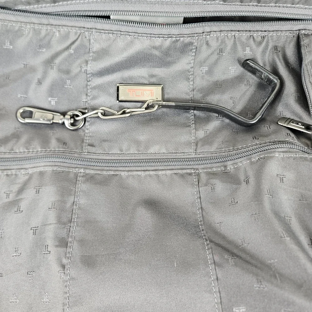 Tumi Alpha Black Ballistic Nylon Tri-Fold Garment Bag 22133D4 Suit Carrier 22x15